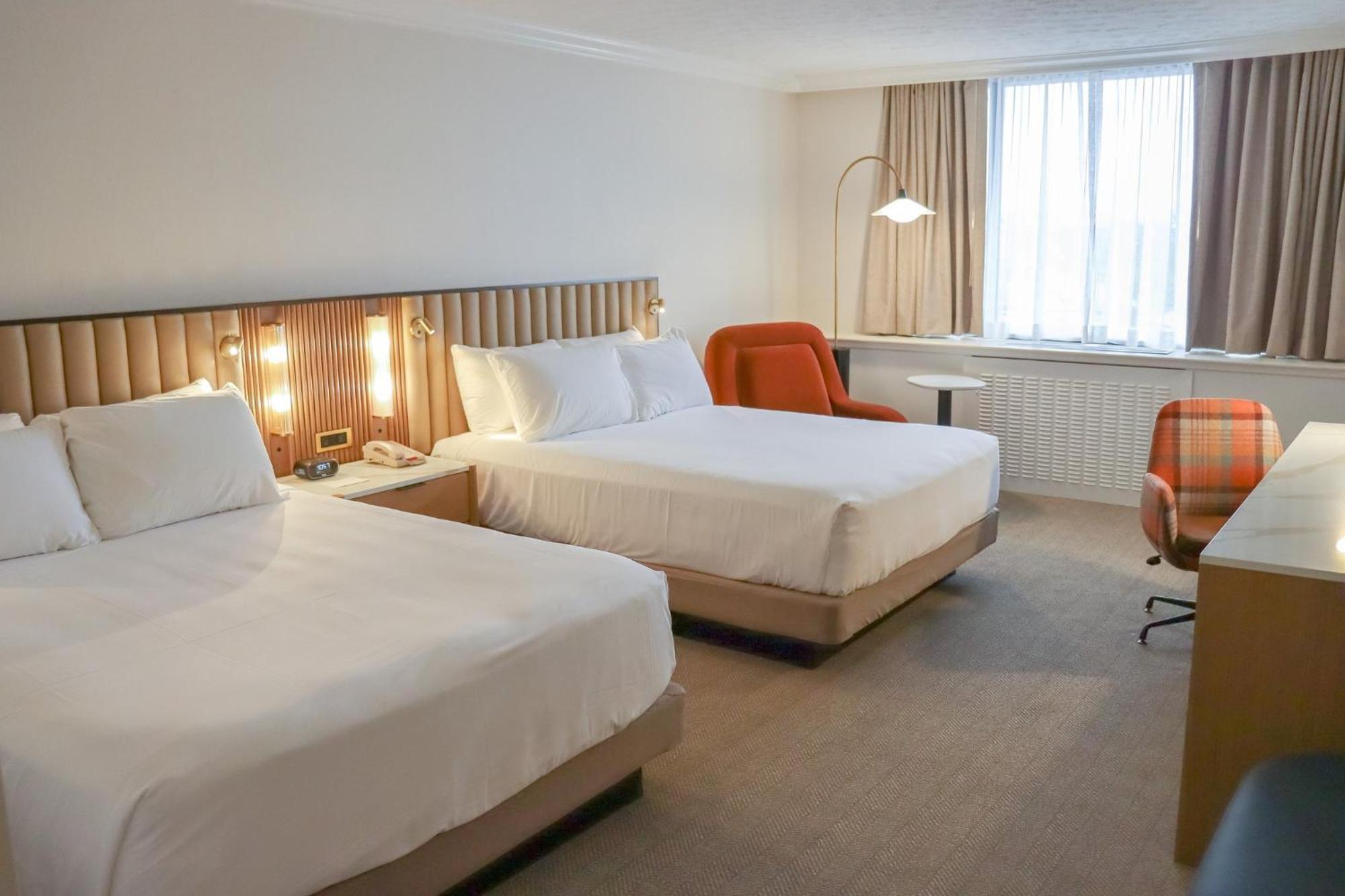 คราวน์ พลาซา หลุยส์วิลล์แอร์พอร์ต เคนทักกี เอ็กซ์โปเซ็นเตอร์ Hotel ภายนอก รูปภาพ